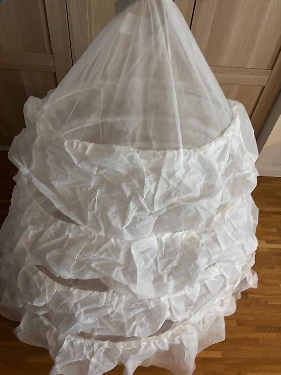 Vestiti: Jupon robe de mariée  – Usato da Vevey venduto da nis_nj5p 2