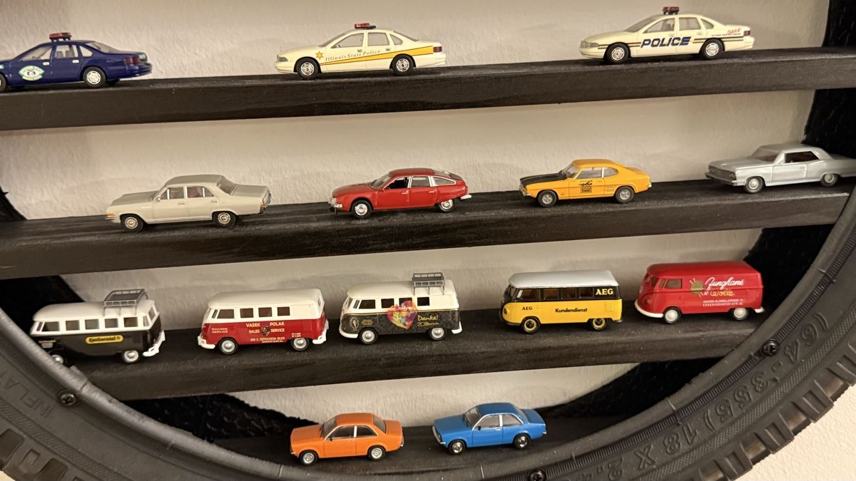 Modellautos: Modellautos und Figuren 1:87 – Gebraucht aus Basel von Zomeg 7