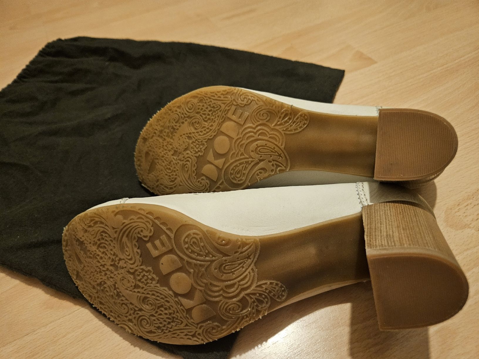 Scarpe da donna: Chaussures Blow blanches à talons hauts T. 40 – Nuovo (secondo la descrizione) da Mühleberg venduto da Eliboub 2