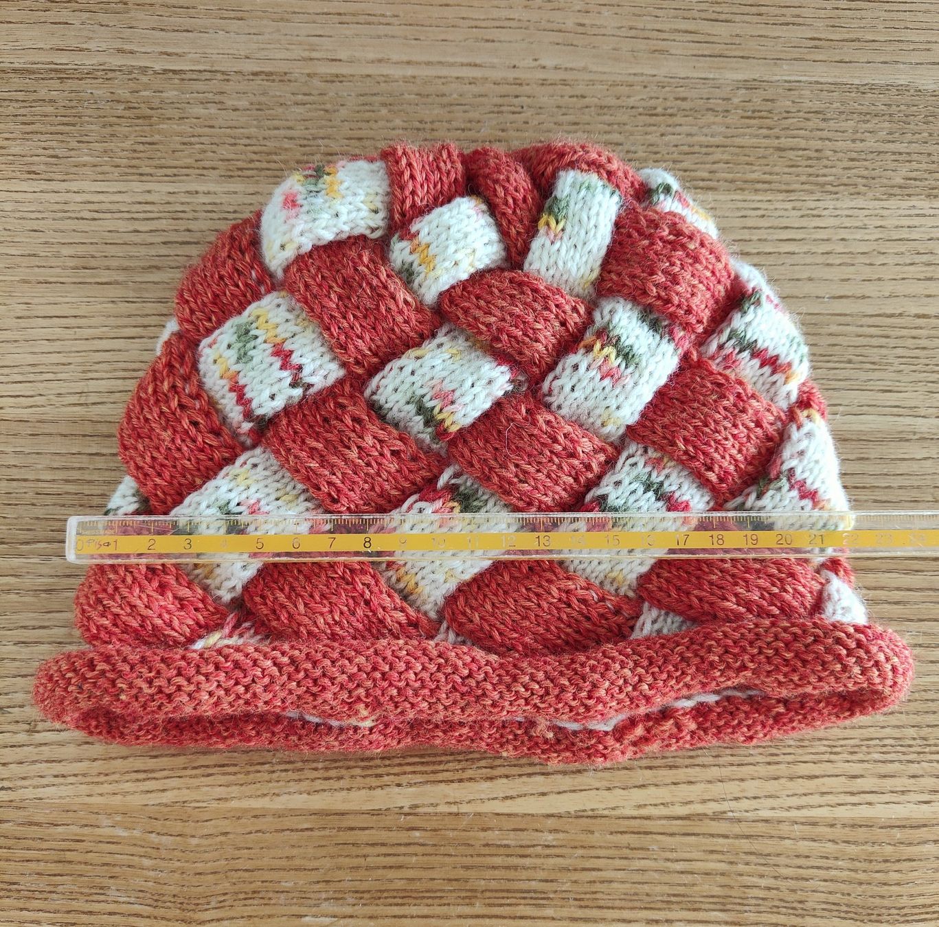Copricapi, berretti & cappellini: Beanie, Einzelstück, handgestrickt – Nuovo e nell'imballaggio originale da Rümlang venduto da 21f 1