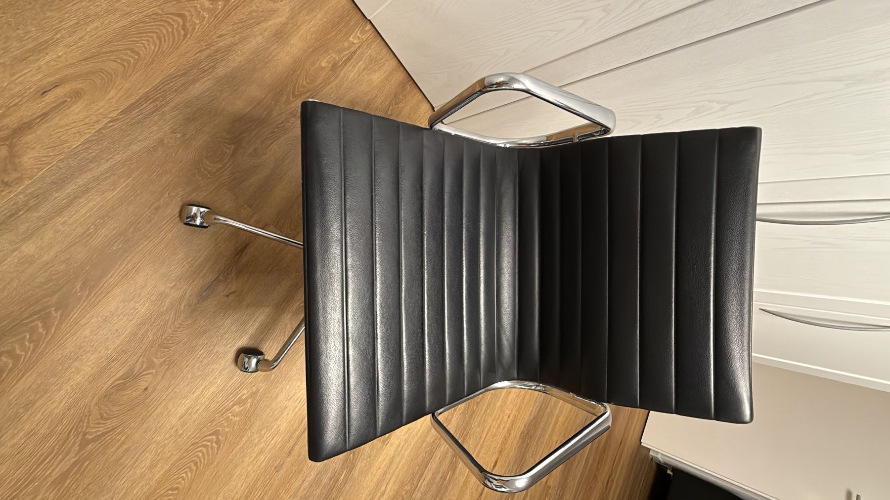 Vitra Stühle: Vitra EA 117 Leder – Gebraucht aus Frauenfeld von Elooooo 3