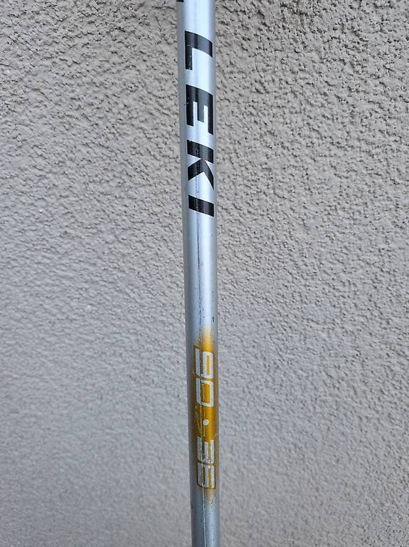 Leki Skistöcke: Bâtons de ski LEKI 90cm – Gebraucht aus St-Aubin-Sauges von pafpif