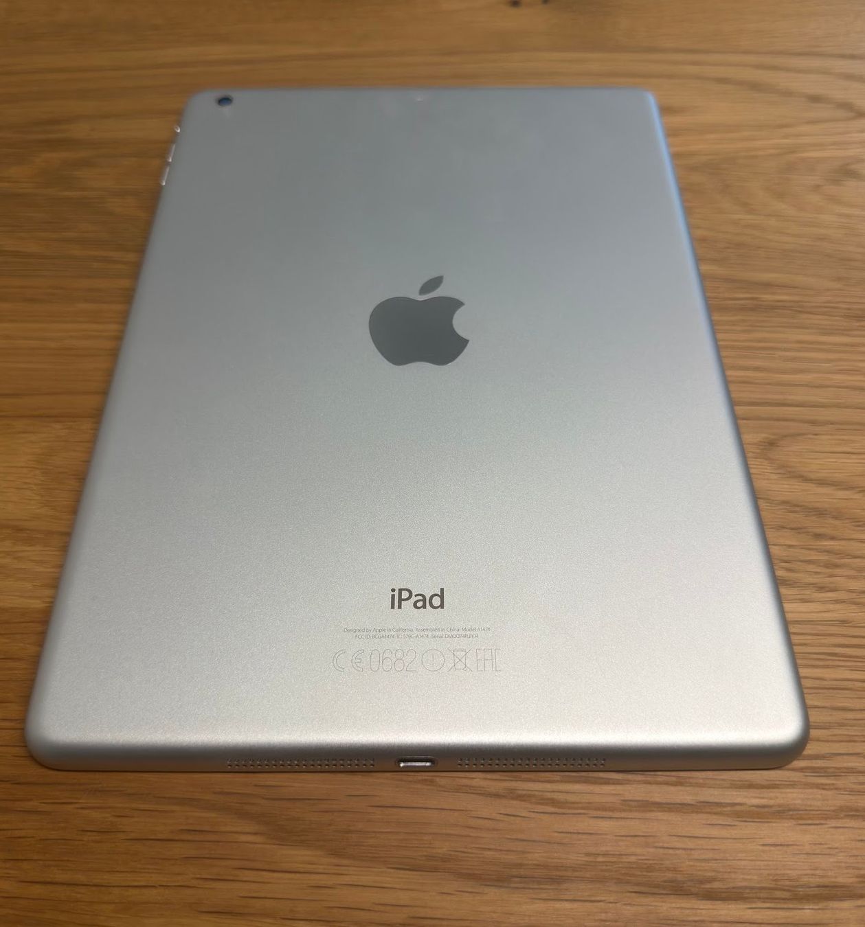 Apple Tablet PC: Apple iPad Air A1474 – Gebraucht aus Ennetbaden von pigwidgeon_ 2