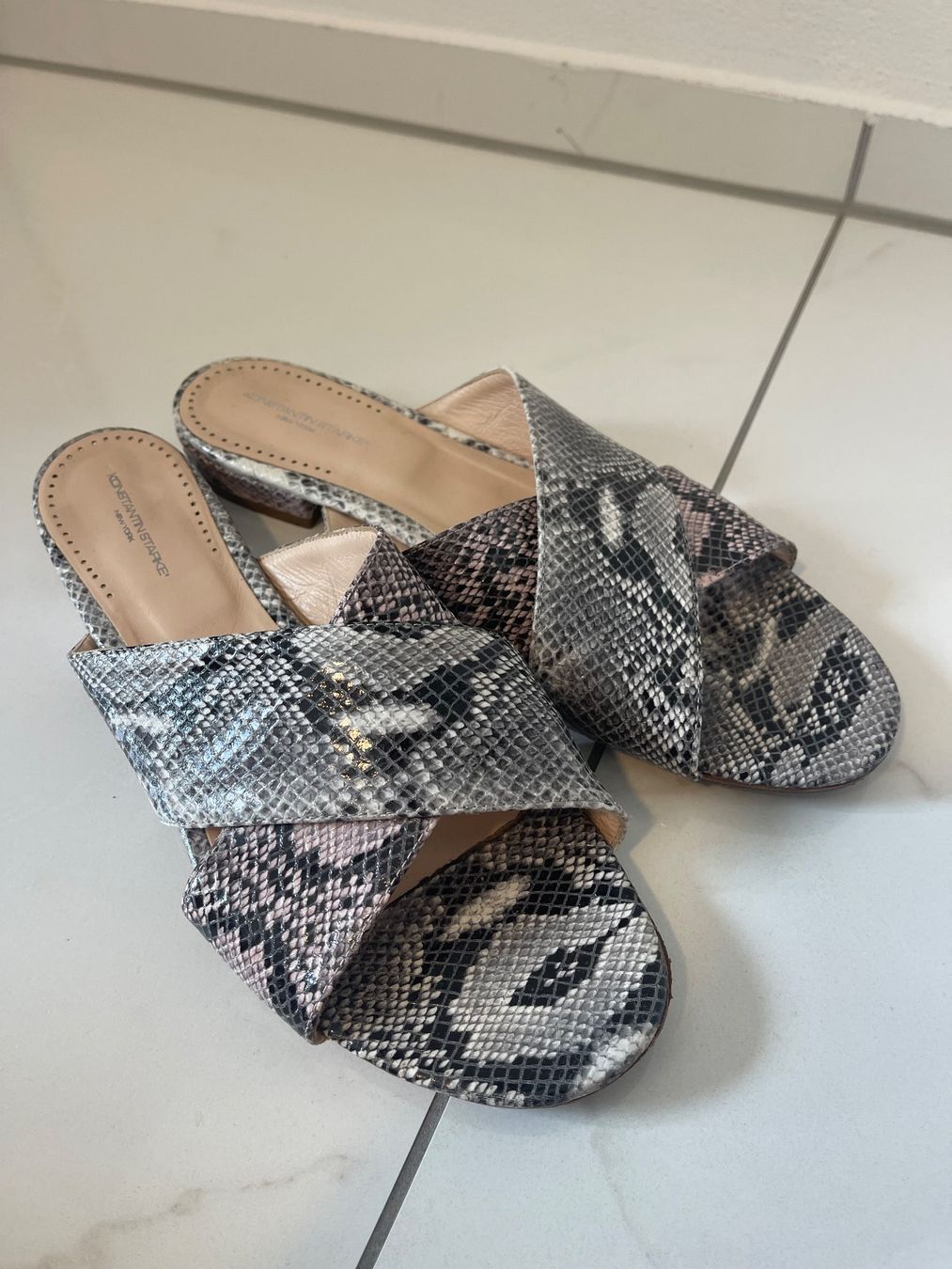 Scarpe da donna: Pantolette in Schlangenoptik in Grösse 43 – Usato da Zizers venduto da sarah_1987