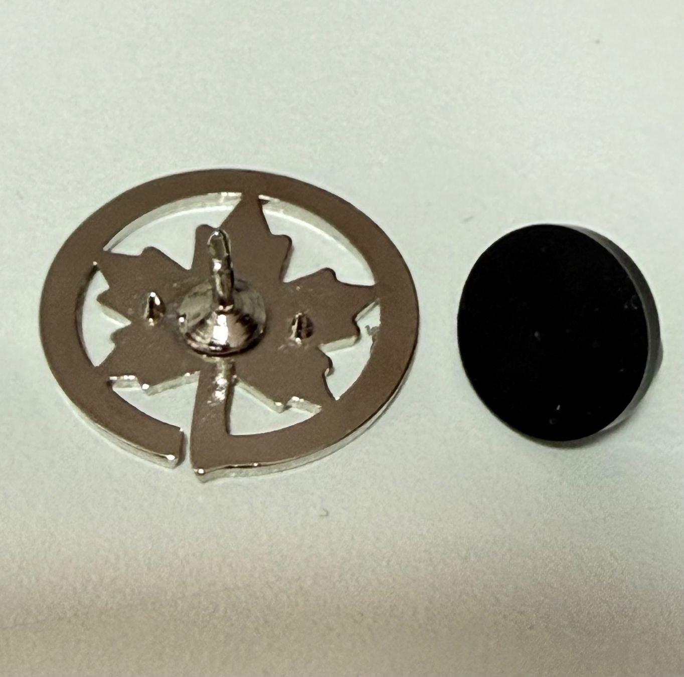 Placchette & Badge: Pin's Air Canada – Usato da Denges venduto da peumens 1