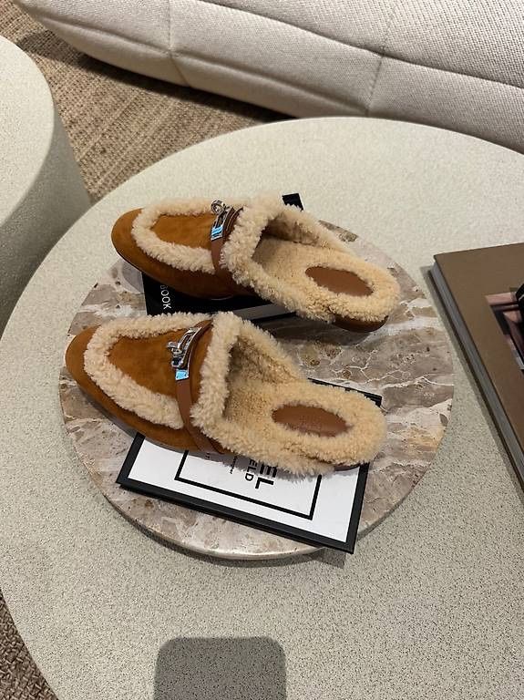 Hermès Chaussures femmes: HERMES LOAFERS SHEARLING – Neuf (Voir description) à Schwyz par bofb 5