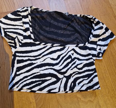Neu - Cropped Top, Animal Print, Asos, Gr. S