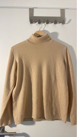 Beiger Rollkragenpullover Kaschmir