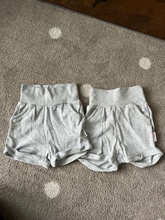 Kurze Stoffhosen 62/68