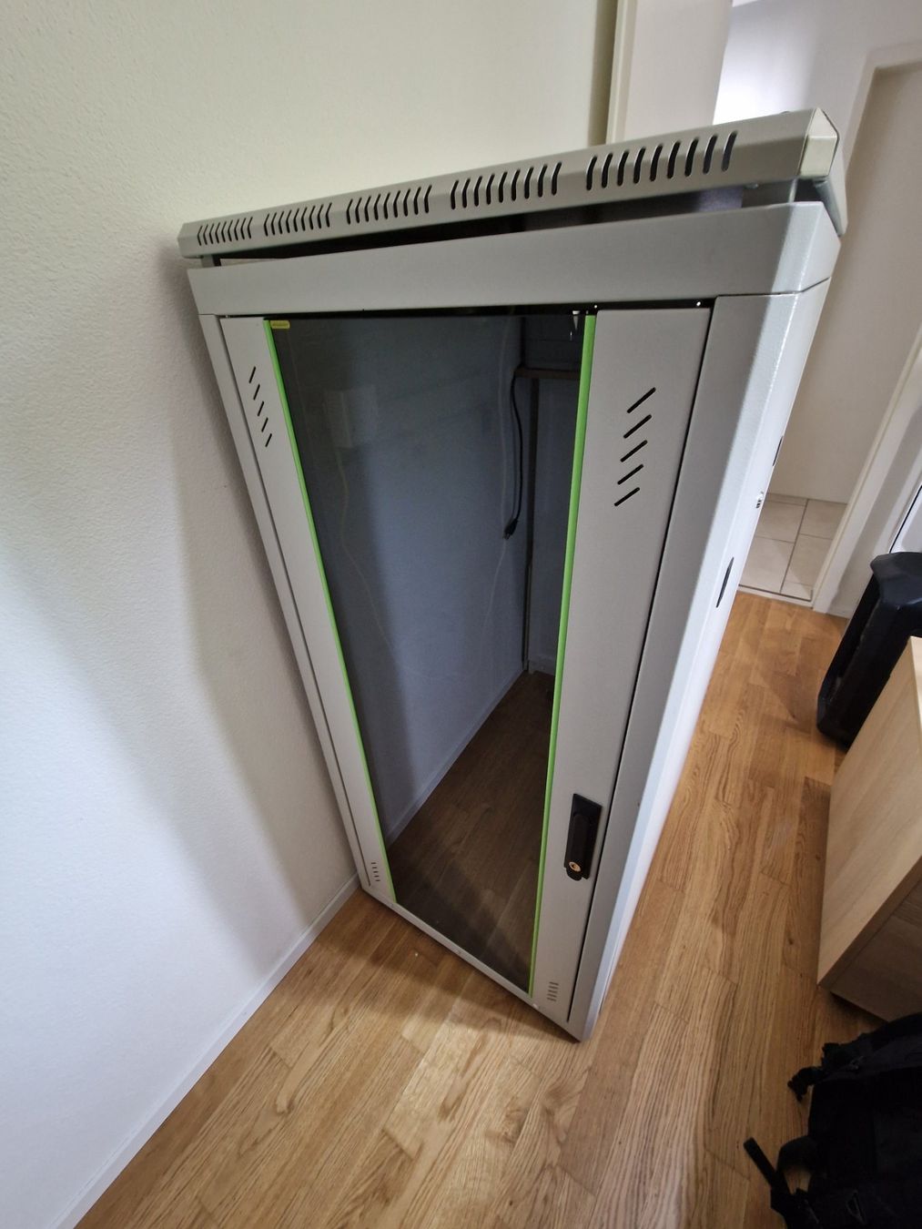 Racks & Ständer: DATACON Server/Netzwerk Rack – Gebraucht aus Schaffhausen von tdd_yds8