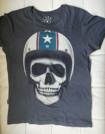 T-Shirt / Totenkopf mit Helm / Grösse M