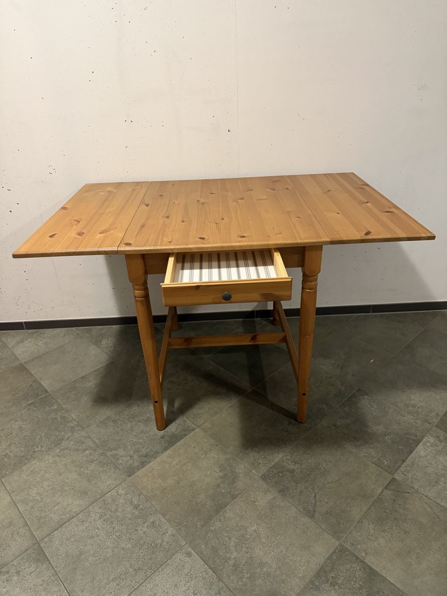 Tavoli: Table en bois  – Usato da Vevey venduto da Matx