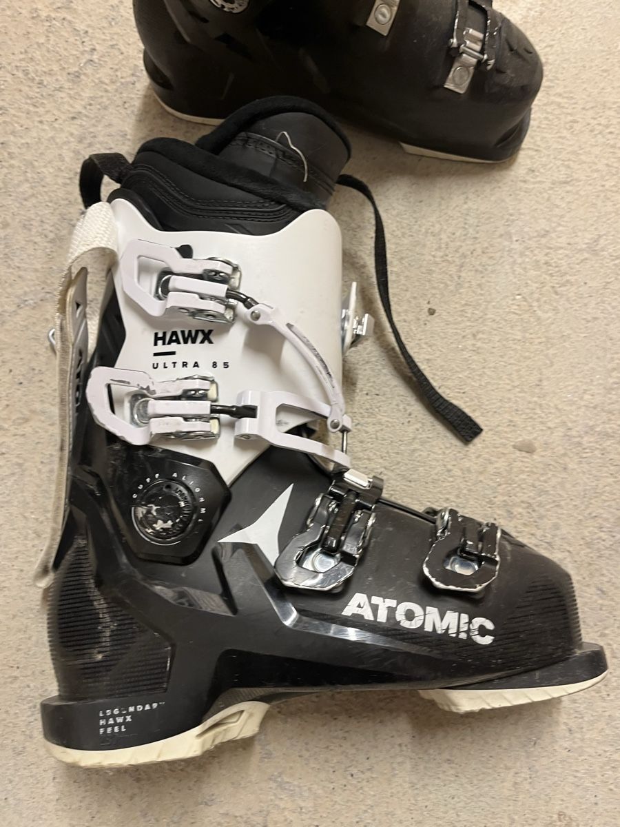 Atomic Sci: Chaussures de ski atomic  – Usato da Salgesch venduto da Tuf7