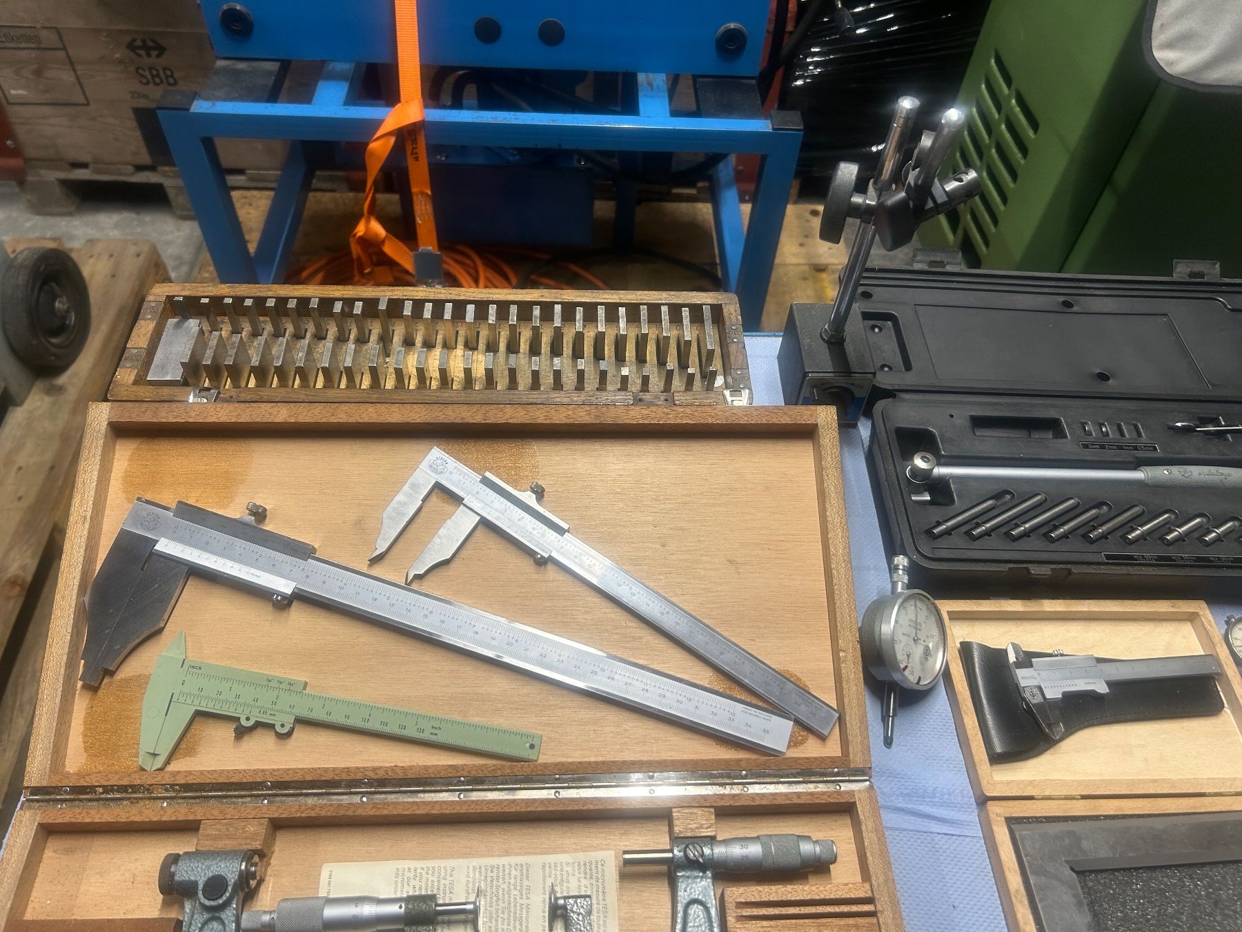 Mesurer: #Lot30 Messmittel Lehrwerkstätte – D'occasion à Rothenfluh par BitterlinPartner