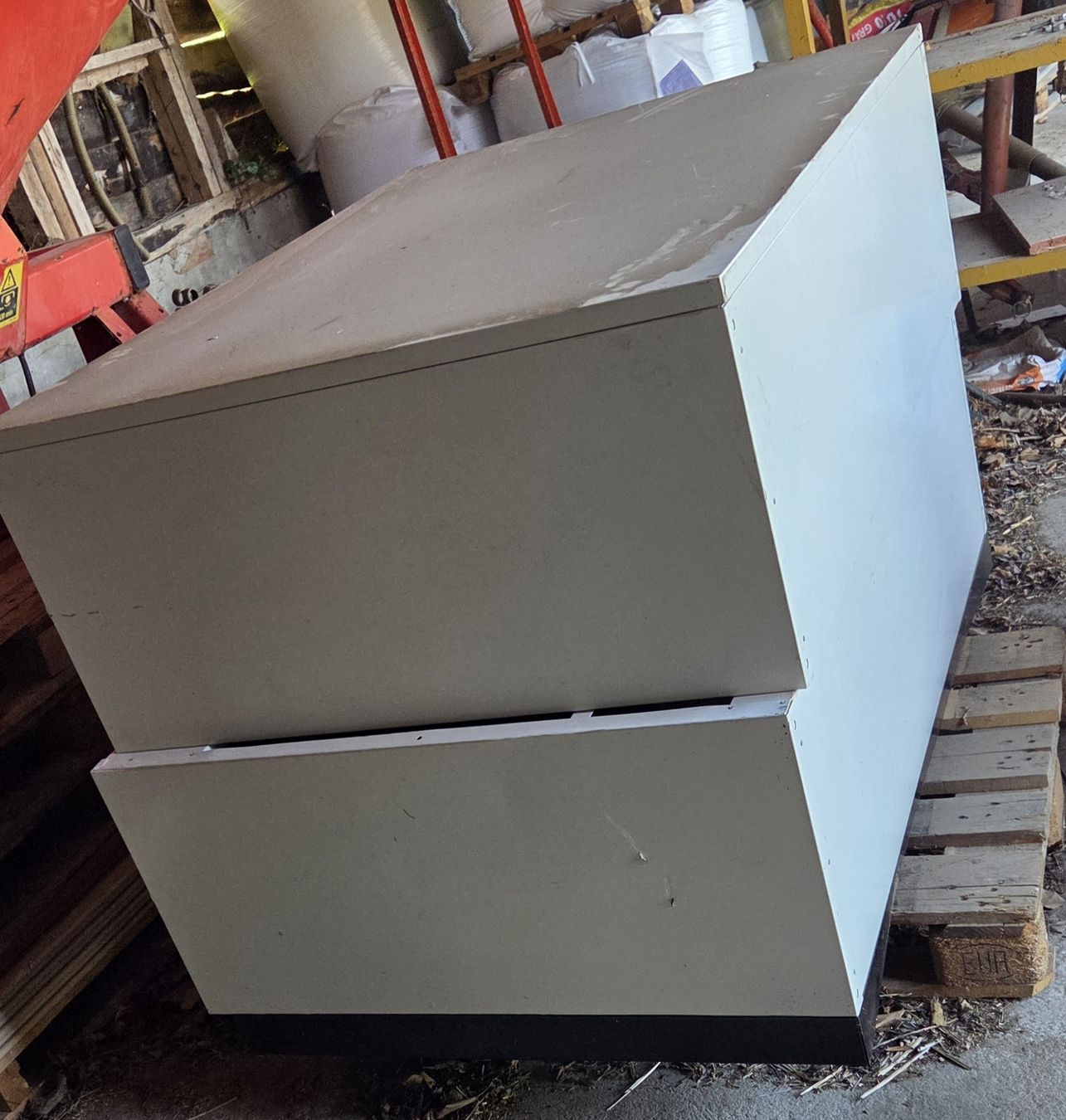 Schränke: Armoire métallique avec tiroirs – Gebraucht aus Bofflens von misstigrise_98 3