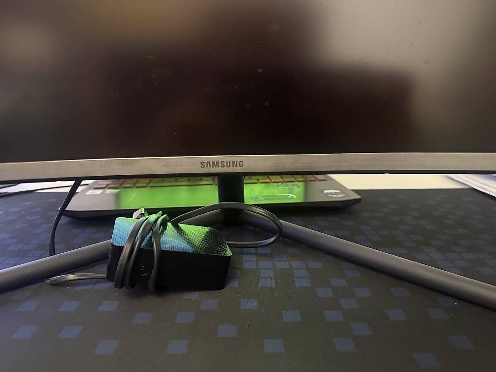 Samsung Monitore: Monitor Samsung 32" – Gebraucht aus Saland von nikola.djoric30 1