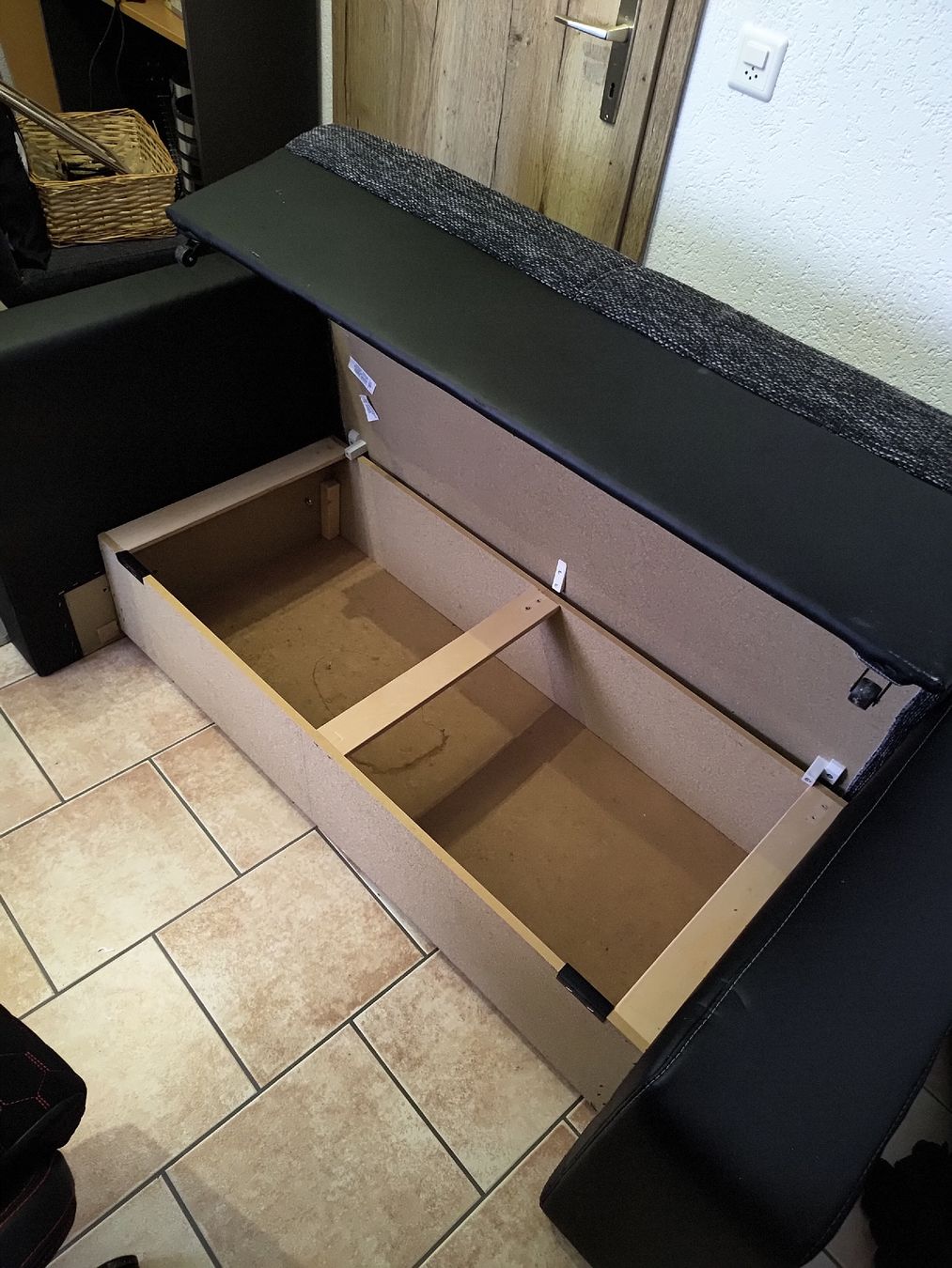 Sofas: Sofa mit Stauraum – Gebraucht aus Uznach von Kev_le_Chef 2