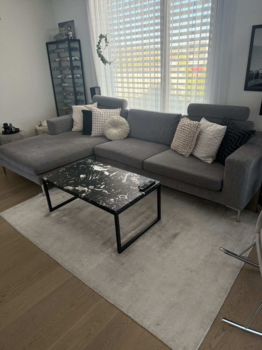 Livique Divani: Sofa DOMINO LIVIQUE – Usato da Dietlikon venduto da DIVO 2