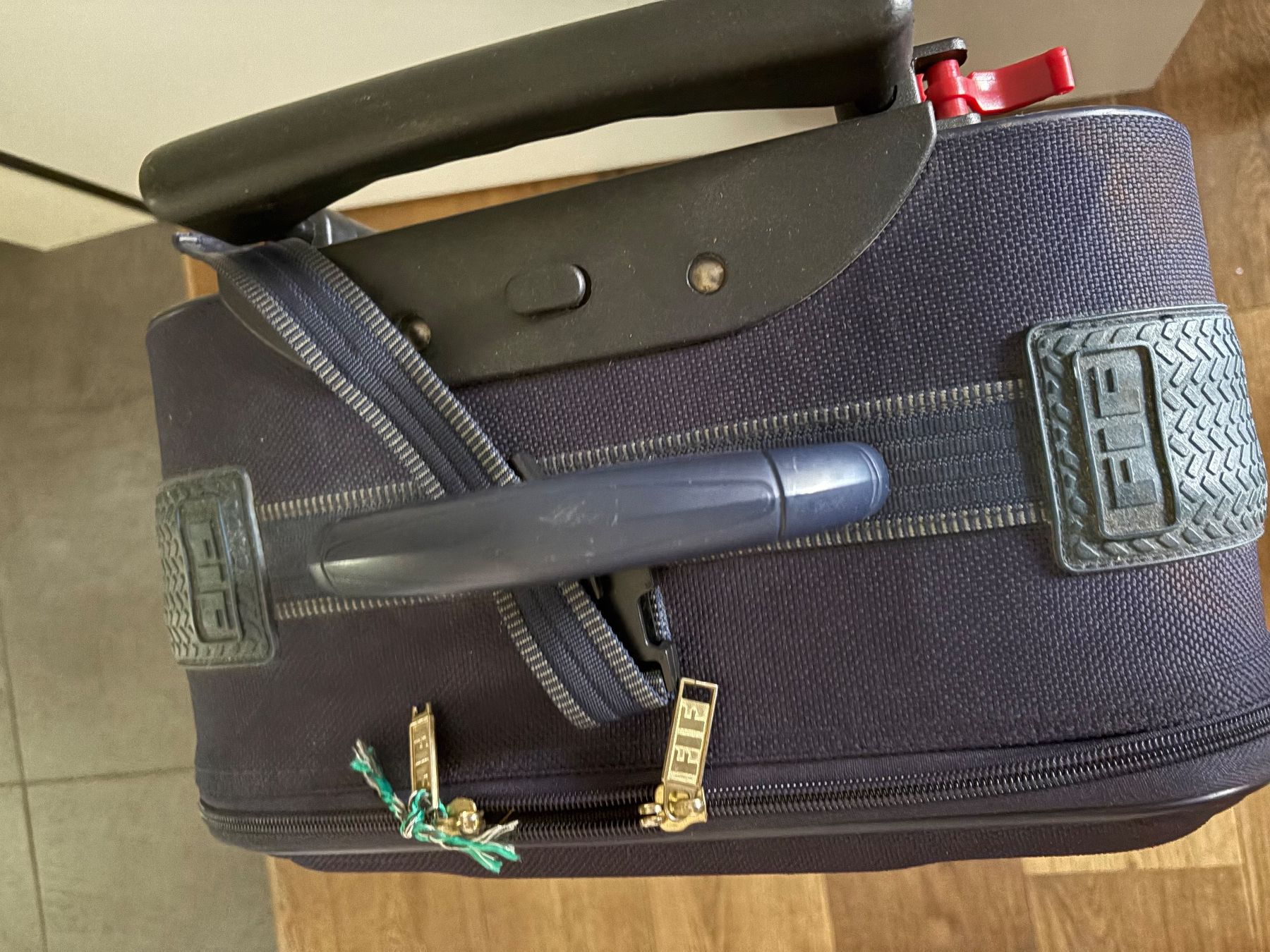Valigie: Reisekoffer Blau – Usato da Schübelbach venduto da S1CH 1