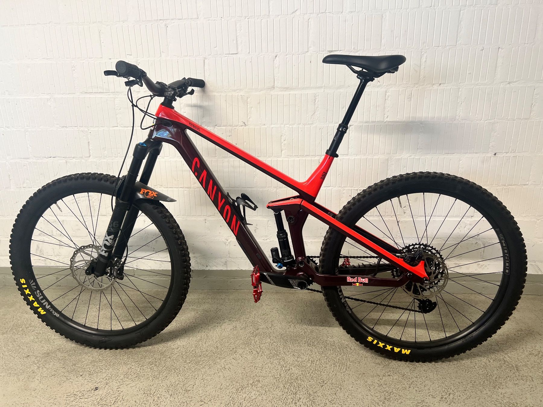 Canyon Biciclette: Mountainbike Canyon Strive CF 5.0 – Usato da Bern venduto da No1e