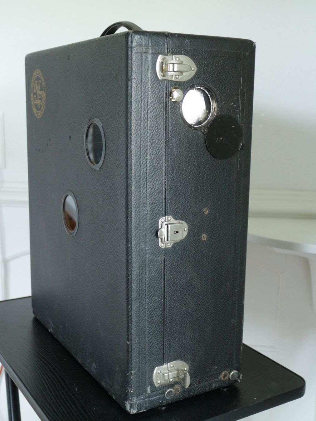 Fotocamera: DeVry 35mm Kino-Kofferprojektor 1922 – Usato da Luterbach venduto da fink4500