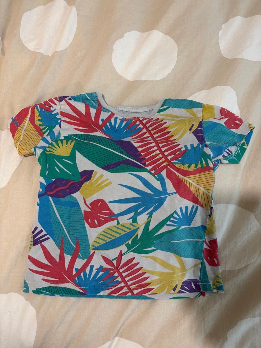 Primark Camicie, T-shirt & Polo: T-Shirt, Grösse 104 Tropicalmuster – Usato da Basel venduto da jahrabarr