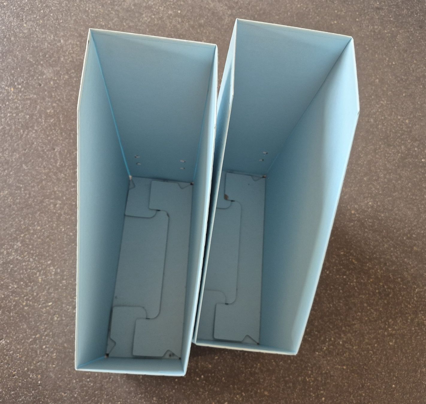 Ikea Recipients et similaires: Zeitschriftensammler hellblau – Neuf (Voir description) à St. Gallen par Amelie_73