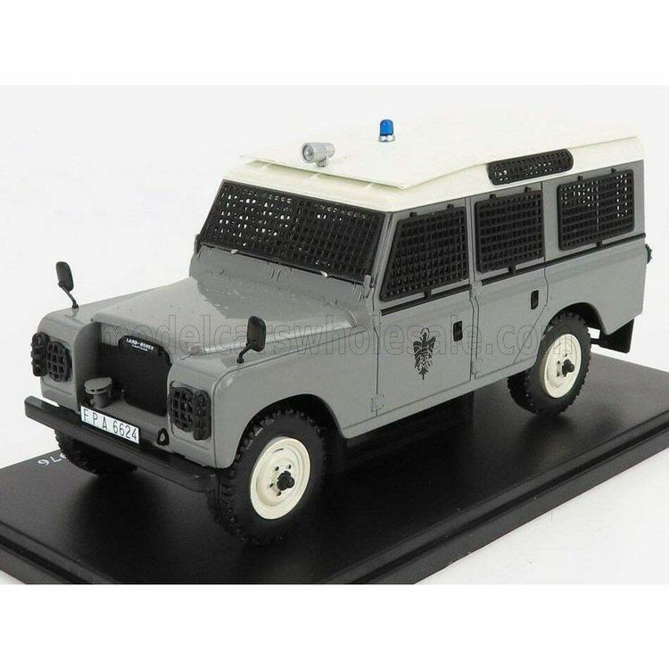 Land Rover Series III 109 / Santana 1976 