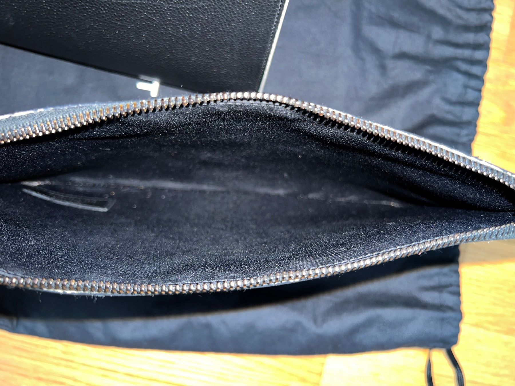 Saint Laurent Borse: Saint Laurent Sac de Jour Tasche – Usato da Klingnau venduto da Vdado 7