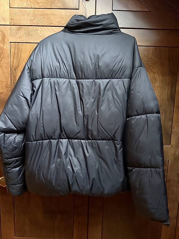 Giacche: schwarze Pufferjacke – Usato da Winkel venduto da jbuchwalder17 1
