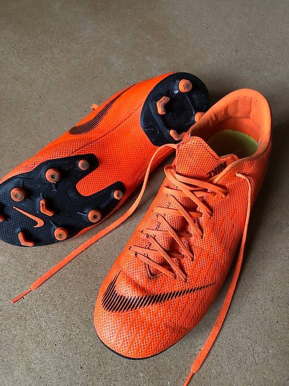 Herrenschuhe: Noggenschuhe Nike – Gebraucht aus Madiswil von e4a 3