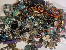 Lot de bijoux fantaisie