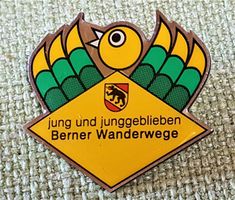 J838 - Pin Berner Wanderwege jung & geb.