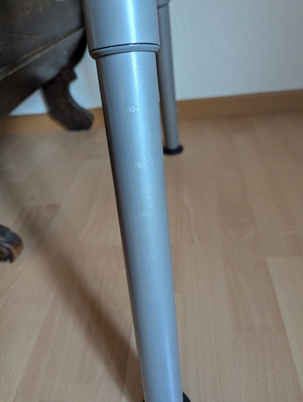 Scrivanie: weisser verstellbarer tisch – Usato da St. Gallen venduto da Jacky097 4