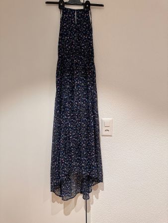 Sommerliches Maxikleid mit Blumenmuster, Grösse S/36