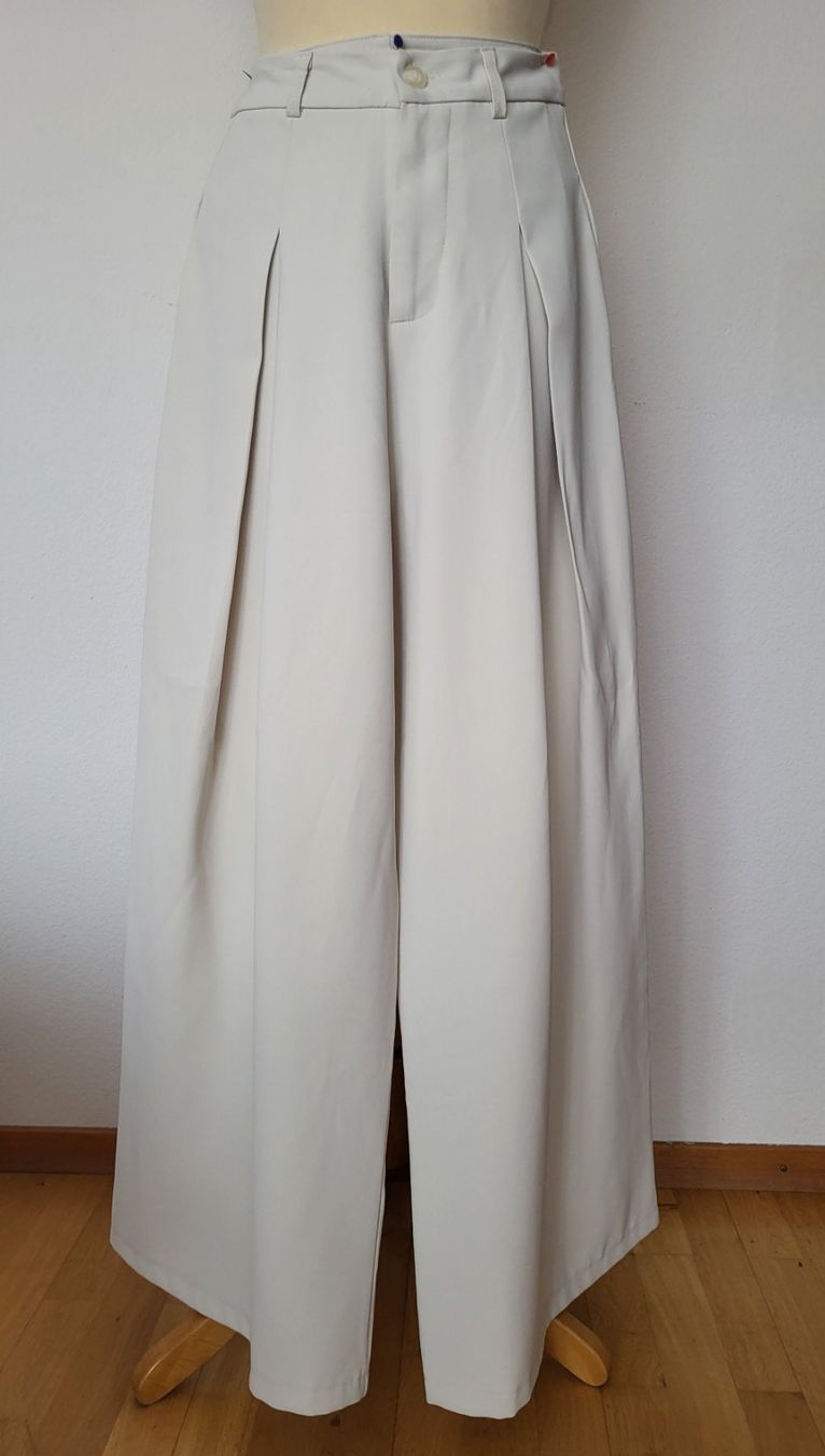 Pantaloni: Pantalon - palazzo – Nuovo (secondo la descrizione) da Fribourg venduto da VictoriaShop7