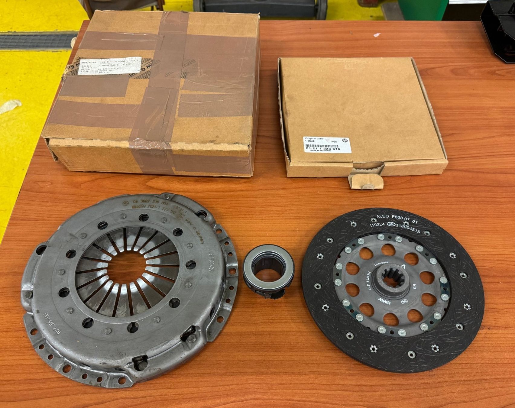 BMW Alle Autoersatzteile: BMW Série 5 E34 et E39 Kit embrayage, Kupplung OEM – Neu (gemäss Beschreibung) aus Satigny von rfo59