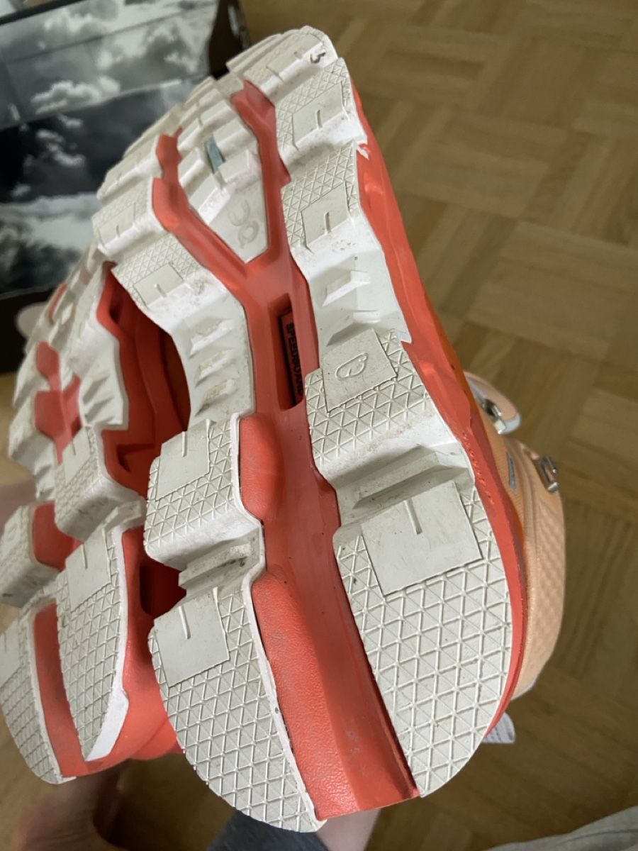 On Scarpe da donna: On Cloudrock 2 Waterproof Hiking Boots EU 41 – Nuovo (secondo la descrizione) da Urdorf venduto da anna_de 9