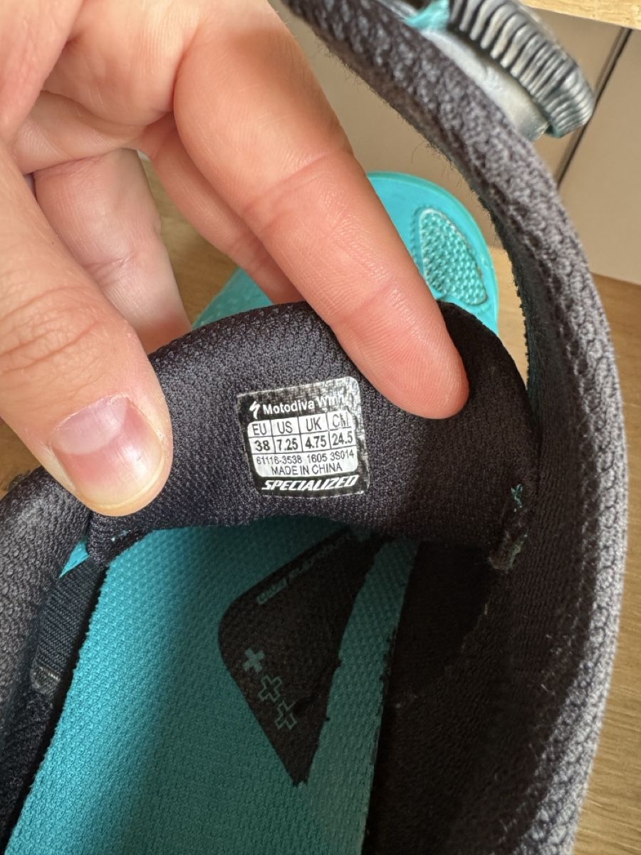 Specialized Scarpe da donna: Velosschuh – Usato da Gamsen venduto da Le_De 6
