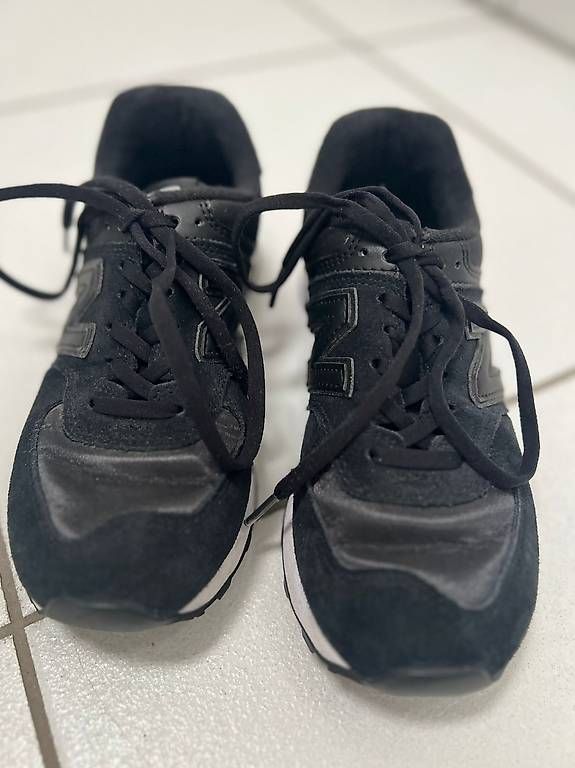 New Balance Scarpe da donna: New Balance Sneaker – Usato da Walchwil venduto da AlonsoXXX 2
