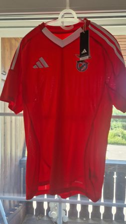 Fussballtrikot Benfica Adidas rot Grösse L neu mit Etikett