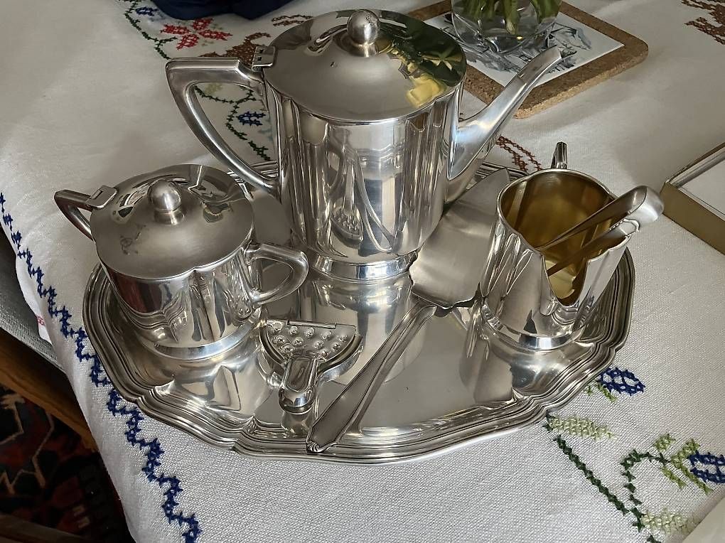 Set di piatti: Service à thé – Usato da Genève venduto da Ange71