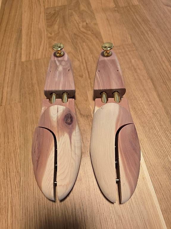 Scarpe da uomo: Premium Zedernholz-Schuhspanner Gr. 41/42 – Usato da Zürich venduto da TheRealOnlineAcc