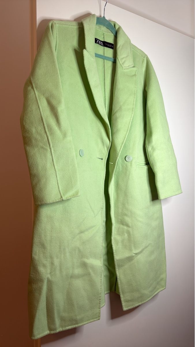 Zara Cappotti: Lime Green coat ,  Winter Essential! Size XS. – Usato da Effretikon venduto da lio_gjr8