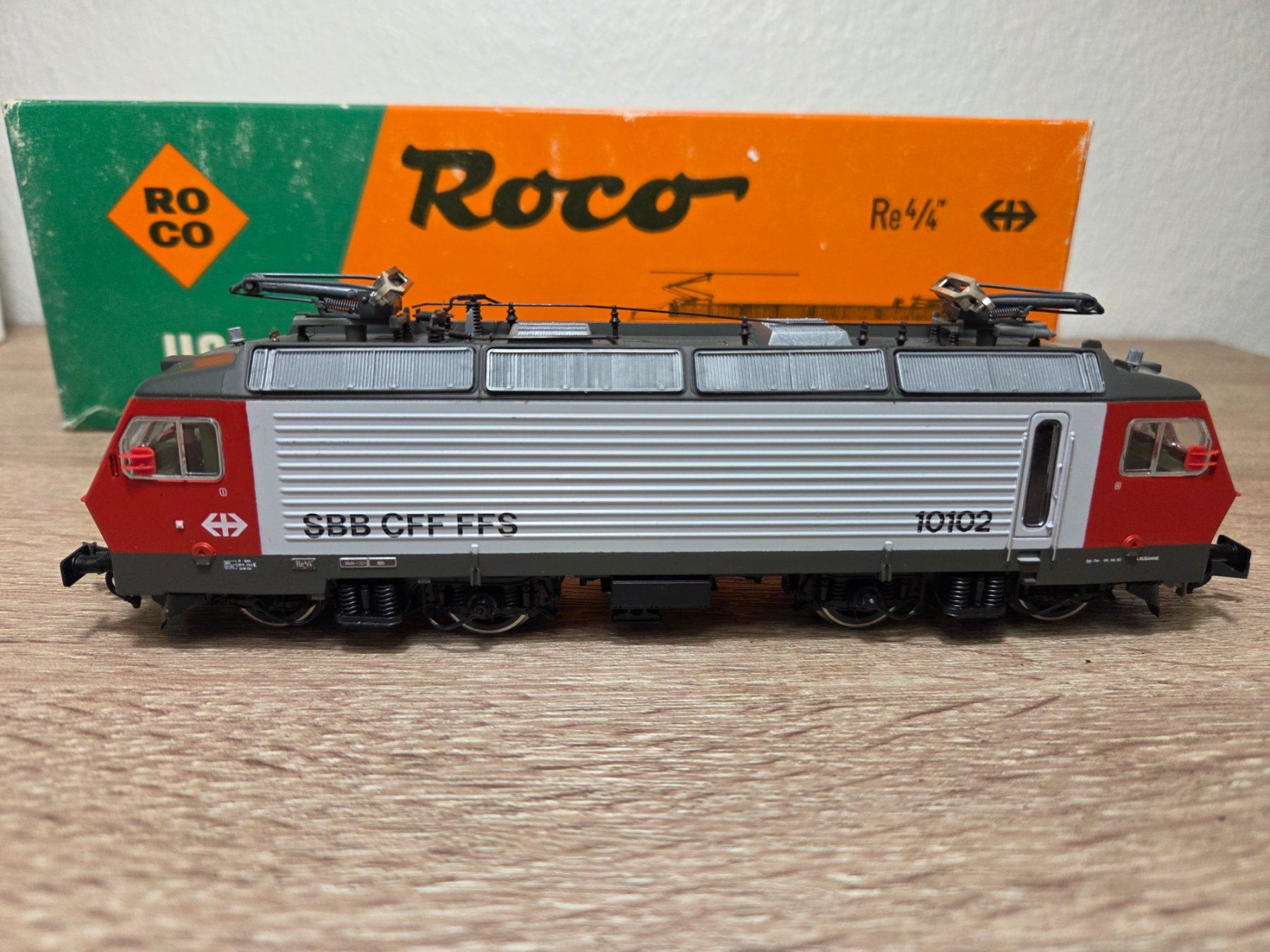 Roco Modellini di ferrovie: Roco 43493 E-Lok 10102 SBB H0 – Usato da St-Aubin-Sauges venduto da Lo_Go 1
