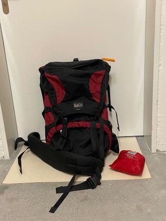 Bach Rucksack Trekking Schwarz Rot guter Zustand
