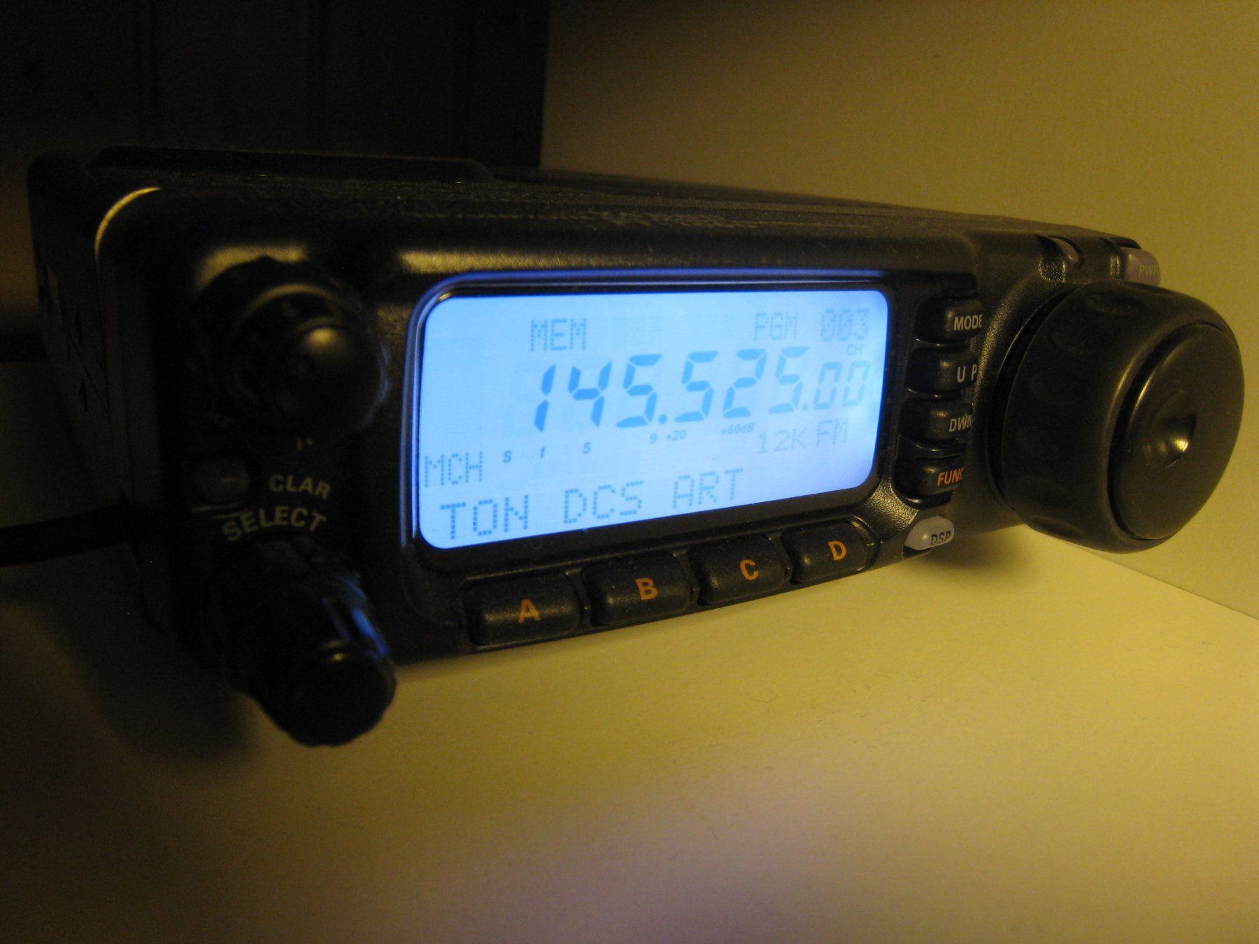 Radiocomunicazione: ***** Yaesu FT-100D mit YSK-100 Separation Kit – Usato da Villaz-St-Pierre venduto da Ubid 4