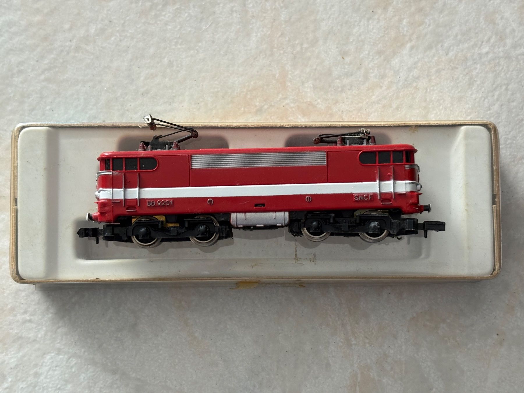 Arnold Modellini di ferrovie: Arnold 0248 Elok BB 9201 CAPITOLE SNCF – Usato da Hauterive NE venduto da eriamch
