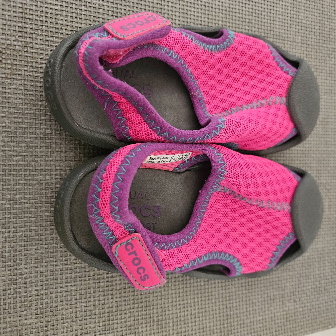 Crocs Scarpe per ragazzi: Crocs Badeschuhe, Grösse C7 (24) – Usato da Herrliberg venduto da daki0017 1