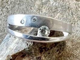Modernistischer Silberring 925 mit schwebendem Zirkonia G57